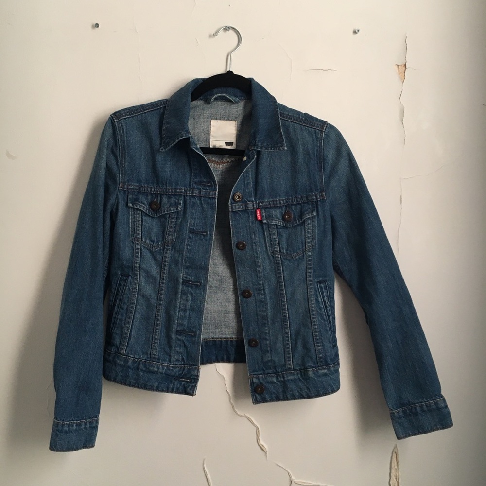 Fitted Levi’s denim jacket